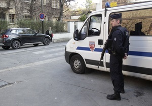 Во Франции неизвестный захватил заложников в детском саду