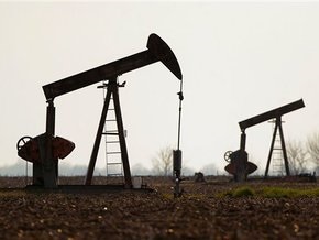 Рынок сырья: Цены на нефть падают седьмой месяц подряд