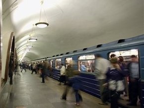 Выпавший из поезда московского метро машинист был пьян