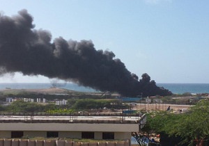 Самолет - В Сомали взорвался военный самолет с оружием