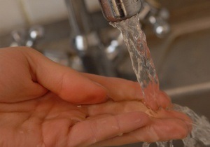 В трех районах Киева отключат горячую воду