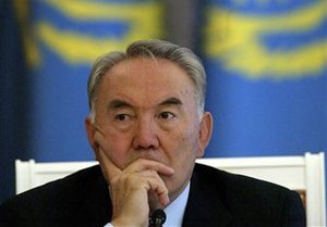 Депутат парламента Казахстана сравнил Назарбаева с солнцем