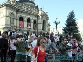 Центр Киева заполонили зомби