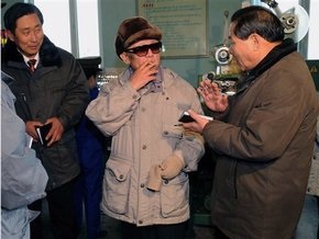 Ким Чен Ир снова начал курить