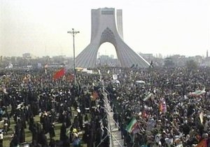 СМИ: Полиция открыла огонь по демонстрантам в Иране