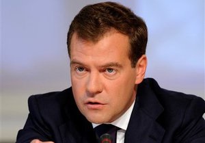 Медведев пообещал бороться с басманным правосудием