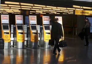 Аэропорт Франкфурта парализован забастовкой: Lufthansa отменила около 200 рейсов