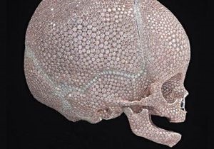 Дэмиен Херст создал новый бриллиантовый череп
