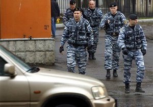 В России пьяный мужчина с гранатой захватил в заложники сотрудников прокуратуры