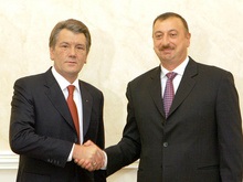 Ющенко встретился с Алиевым. Президенты обменялись наградами