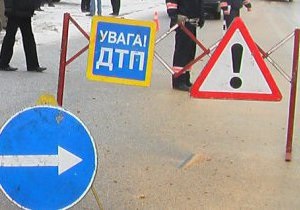 На трассе Харьков - Симферополь маршрутка столкнулась с грузовиком: есть погибшие