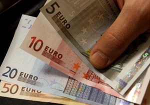 Евро продолжает падение из-за угрозы дефолта Греции