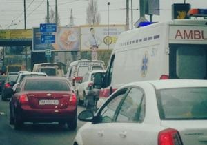 Арьев заявил, что скорые помощи  были вынуждены стоять в ожидании проезда кортежа Януковича