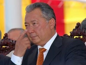 Действующий президент Кыргызстана лидирует на выборах - ЦИК