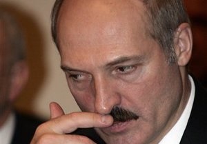 СМИ: Евросоюз запретит въезд Лукашенко, если тот не выпустит политзаключенных