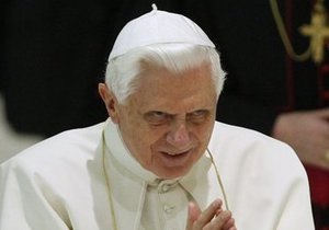 Пресса Британии: Папа Римский против Pussy Riot