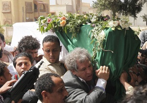 Каддафи не пришел на похороны сына