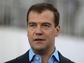 Медведев пообещал повысить качество госуслуг