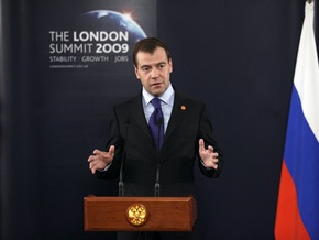 Медведев посоветовал НАТО хорошо подумать перед приемом новых членов в альянс