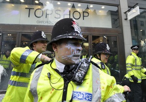 Протест профсоюзов в Лондоне: группа демонстрантов напала на полицию
