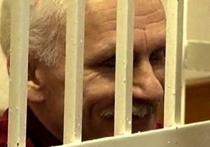 Известный белорусский правозащитник получил 4,5 года тюрьмы за неуплату налогов