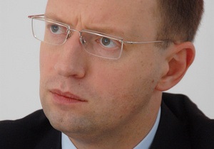 Яценюк предлагает ввести уголовную ответственность за надругательство над языками