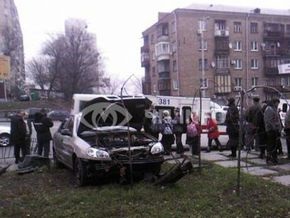 В Киеве водитель Daewoo Lanos сбил на остановке шестерых человек
