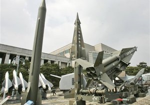 СМИ: Разведка обнаружила в КНДР межконтинентальную баллистическую ракету