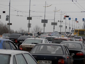 СМИ: Власти Киева ограничили въезд на мост Патона