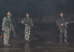 СМИ: Около 40 сирийских военных во главе с генералом бежали в Турцию