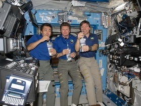 Моча космонавтов вывела из строя систему водоочистки на МКС
