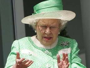 В Британии отменили запрет  поворачиваться спиной к королеве при завершении аудиенции
