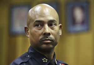 В США шеф полиции Детройта подал в отставку из-за романа с подчиненной