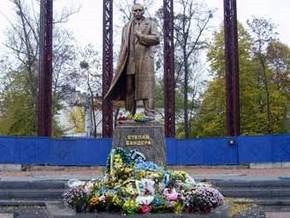 В Луцке не разрешили установить памятник Бандере возле отделения РАГСа