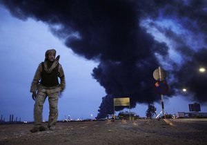 Ливийские повстанцы: Силы Каддафи применили установки Град при обстреле Мисраты