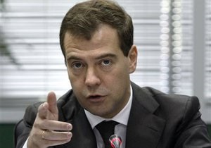 Медведев отдал распоряжение уничтожать террористов, оказывающих сопротивление