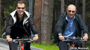 У Медведева и Путина не будет новых яхт и резиденций