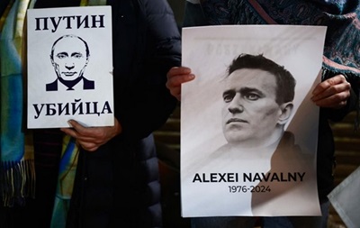 Тіло Навального віддали матері