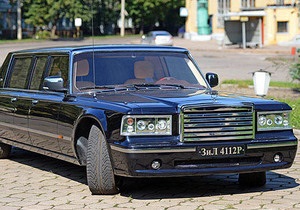 СМИ добыли фотографии нового российского лимузина для высшего эшелона власти