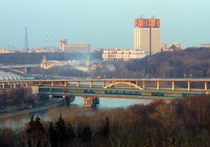 Женщина покончила с собой, прыгнув с моста в Москве