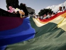 Первый в Болгарии гей-парад забросали камнями