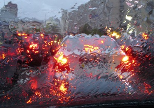 ГАИ дала советы по вождению автомобиля в условиях сильного дождя