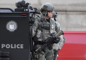 Фотогалерея: Повышенные меры безопасности. Усиленный режим работы полиции после теракта в Бостоне
