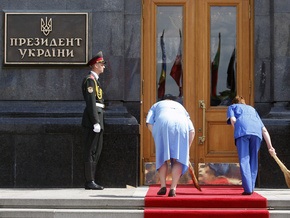 В БЮТ заявляют, что люди Ющенко выбили двери в Печерском суде