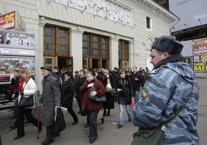 Число раненых в результате взрывов в московском метро резко возросло