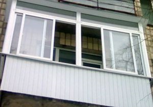 В Мариуполе двое детей выпали из окна и погибли