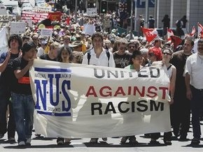 Австралийские мусульмане обвинили местные власти в расизме