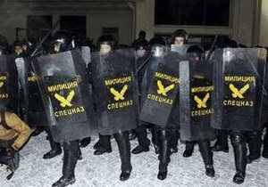 СМИ: Милиция задержала трех кандидатов в президенты Беларуси