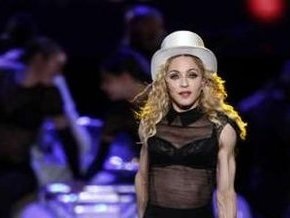 Мадонна требует у  Mail on Sunday $ 7,5 млн компенсации
