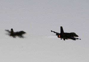 В Греции столкнулись два истребителя F-16